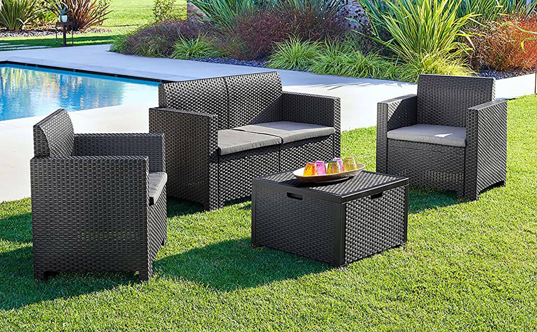 Come scegliere l’arredo giardino perfetto: salotti da esterno per comfort e stile