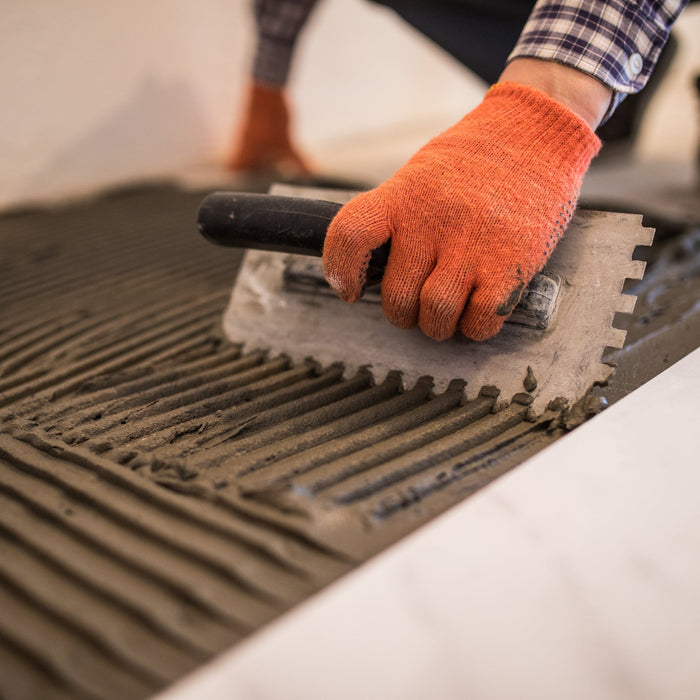 Piastrelle su legno? Con Kerakoll H40 No Limits Bianco Shock si può